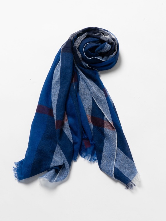 Airy cashmere wrap