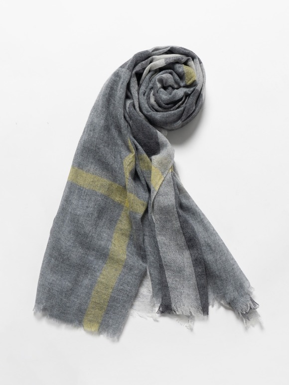 Airy cashmere wrap