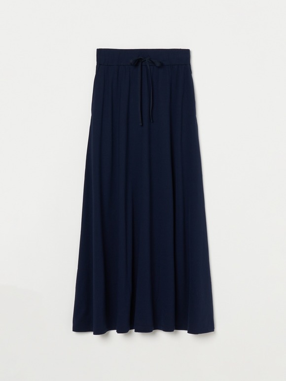Long staple yarn skirt