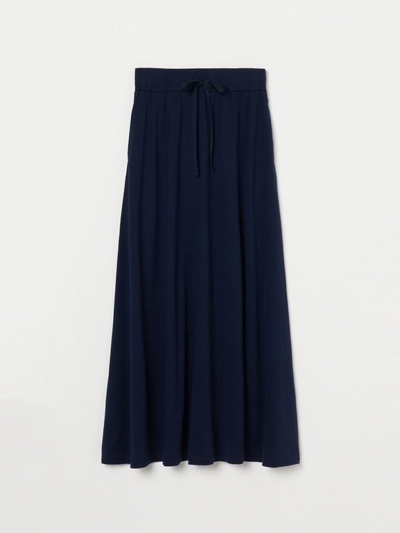 Long staple yarn skirt