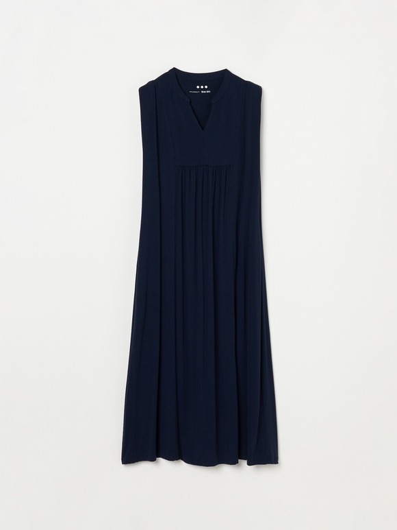 Travel line dress