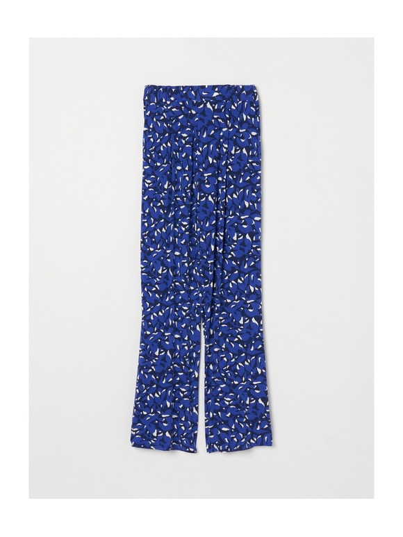 Travel line tuck pant