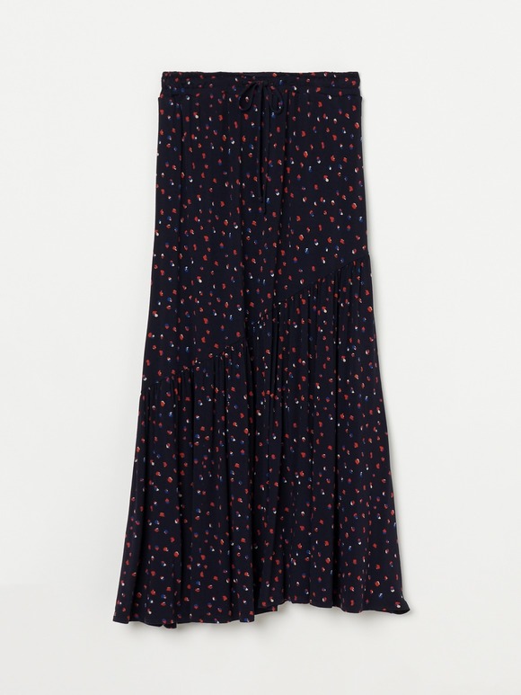Travel line asymmetry skirt
