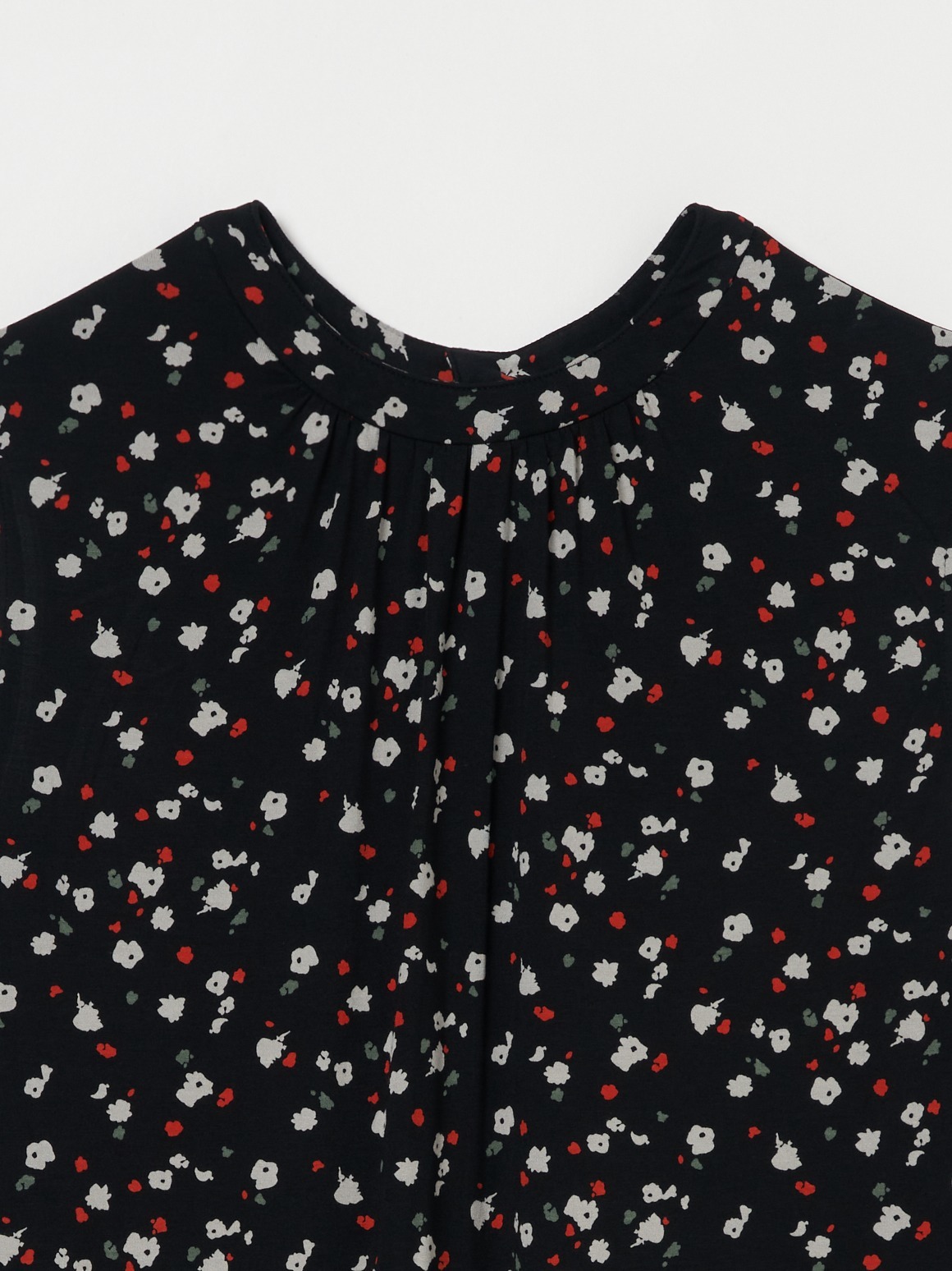 Travel line sleeveless top｜スリードッツ オフィシャルオンライン 