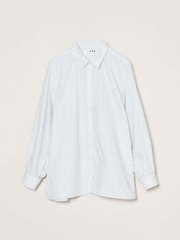 Broad loose shirt
