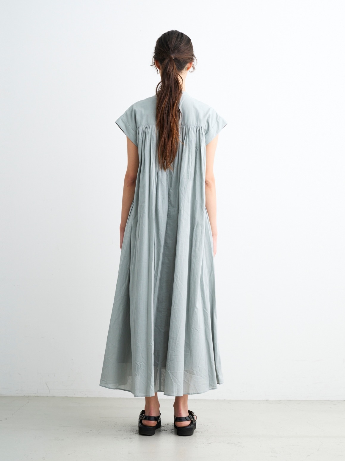 Cotton lawn tuck dress｜スリードッツ オフィシャルオンラインショップ