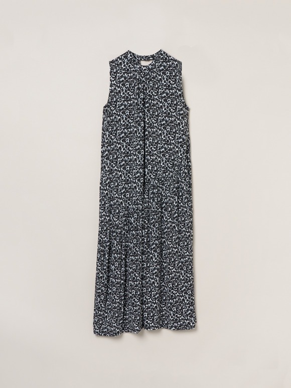 Travel line dress