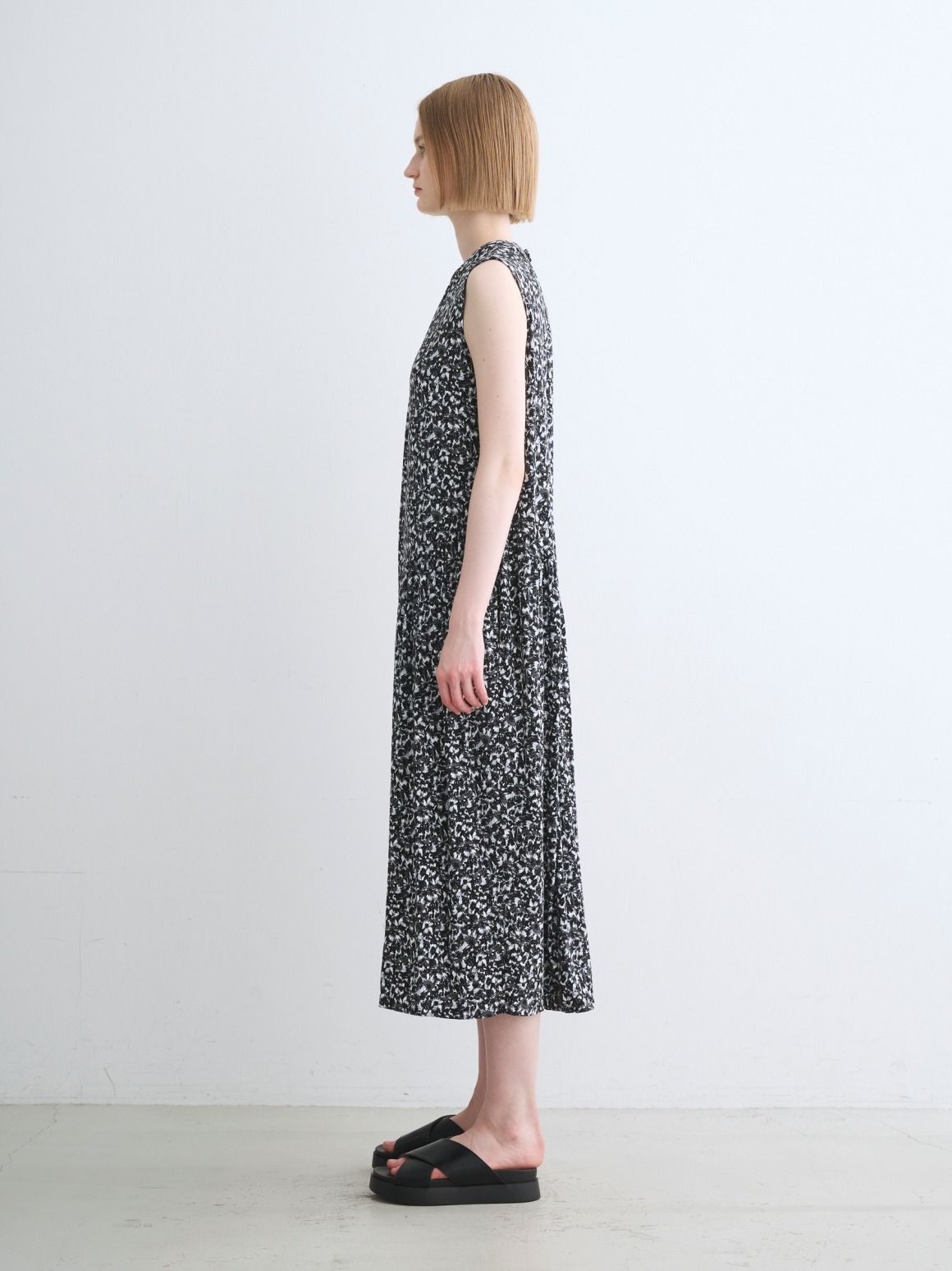 スリードッツ three dots トラベルライン ワンピース サマードレス Travel line dress｜スリードッツ オフィシャルオンラインショップ