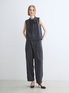 Dry twill curvy pants 詳細画像