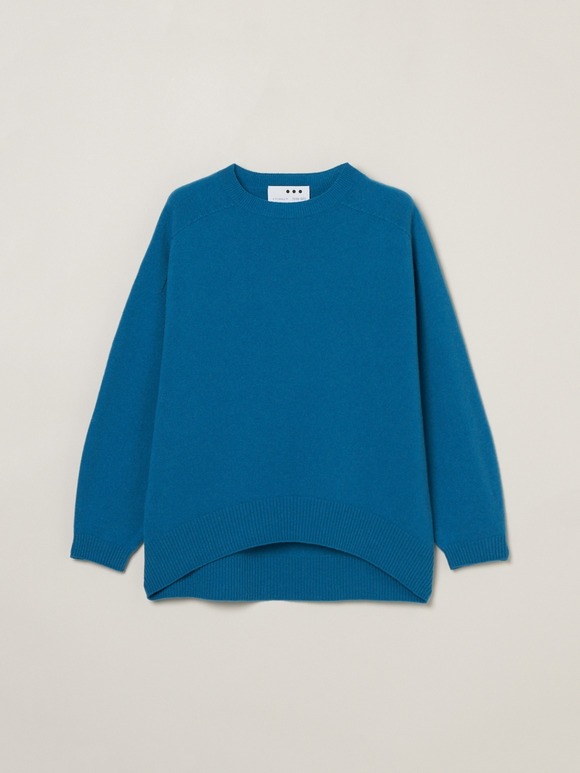 Wool garment crew neck sweater