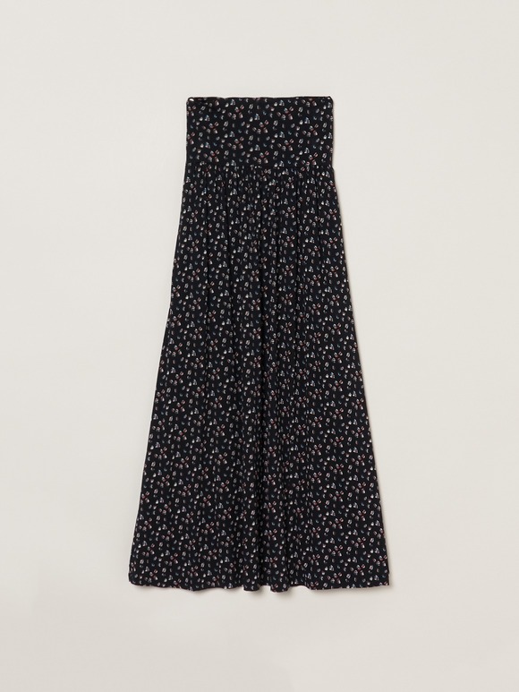 Travel line fold over skirt