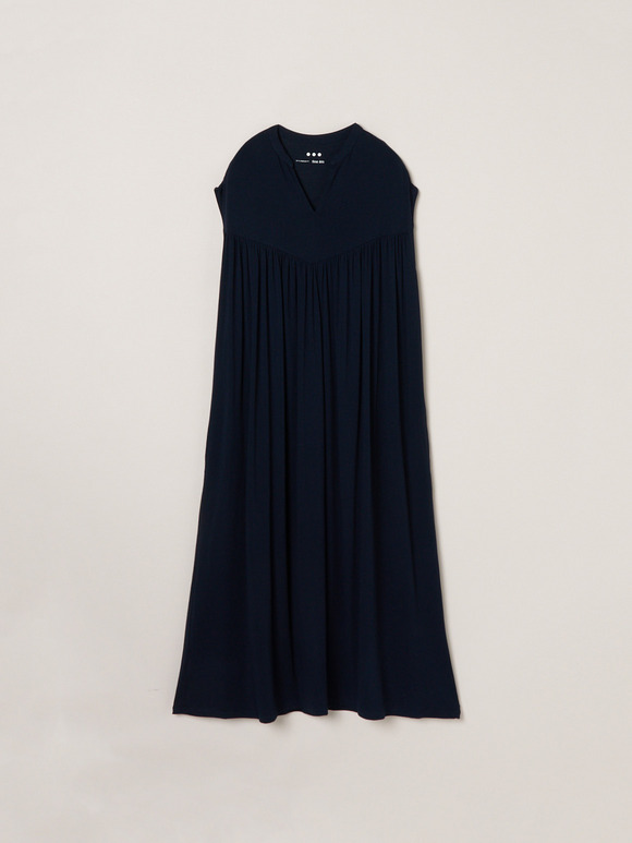 Travel line dress