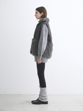 Wavy fur panel vest 詳細画像