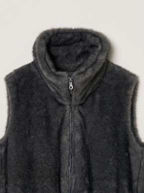 Wavy fur panel vest 詳細画像