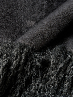 Wavy fur panel vest 詳細画像