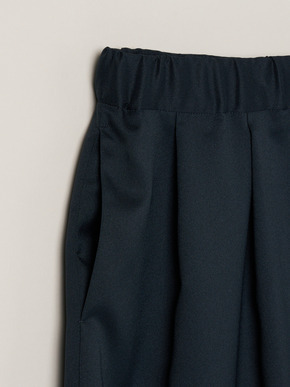 Glossy twill skirt 詳細画像