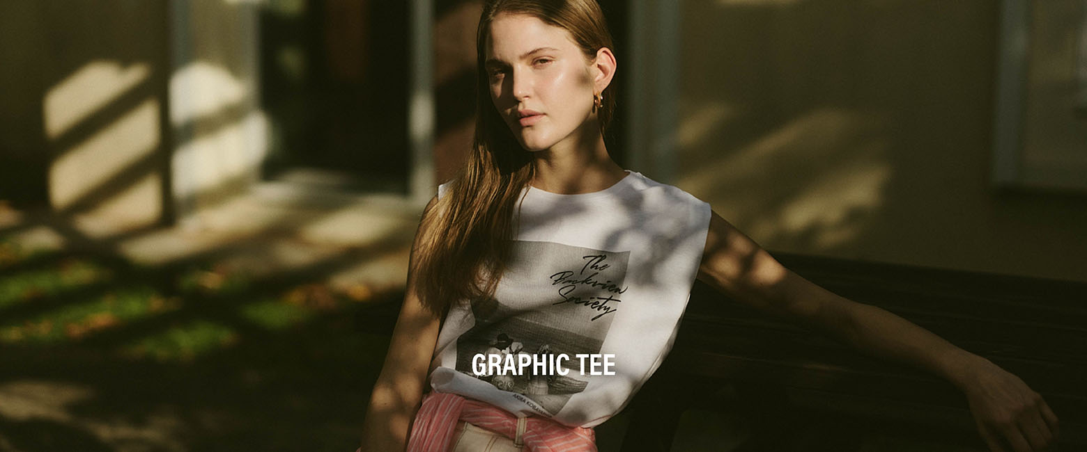 GRAPHIC TEE